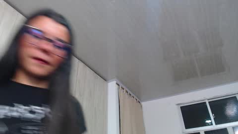 Snapshot of pinky_f00x chatting on 09.15.25 pinky_f00x online show from 09.15.25