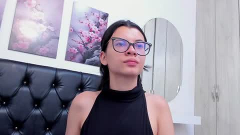 Snapshot of pinky_f00x chatting on 06.29.26 pinky_f00x online show from 06.29.26