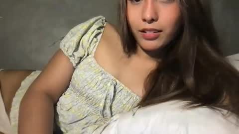 Snapshot of pinky_skylar chatting on 04.08.26 taylor-dont forget to follow and give thumps up online show from 04.08.26