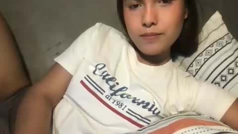 Snapshot of pinky_skylar chatting on 04.10.26 taylor-dont forget to follow and give thumps up online show from 04.10.26