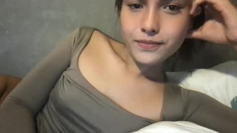 Snapshot of pinky_skylar chatting on 04.25.26 taylor-dont forget to follow and give thumps up online show from 04.25.26