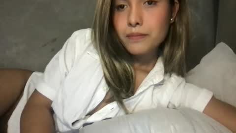 Snapshot of pinky_skylar chatting on 05.21.26 taylor-dont forget to follow and give thumps up online show from 05.21.26
