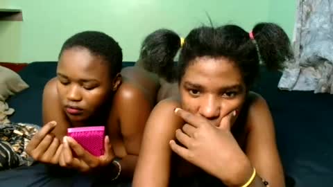 Snapshot of pinkylips_ebony chatting on 07.01.26 pinky online show from 07.01.26