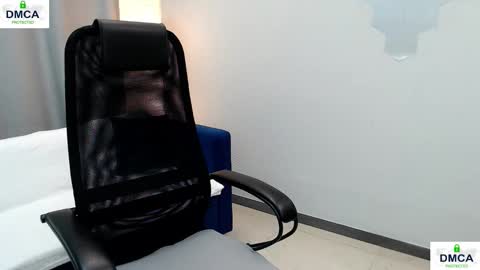 Snapshot of pion_s chatting on 11.17.25 Bella online show from 11.17.25