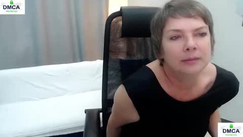 Snapshot of pion_s chatting on 12.23.25 Bella online show from 12.23.25