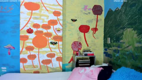 Snapshot of pipeshowtime chatting on 12.30.24 VALENTINA y PIPE online show from 12.30.24