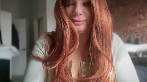 Snapshot of pirdybirdyxo chatting on 11.05.25 pirdybirdyxo online show from 11.05.25