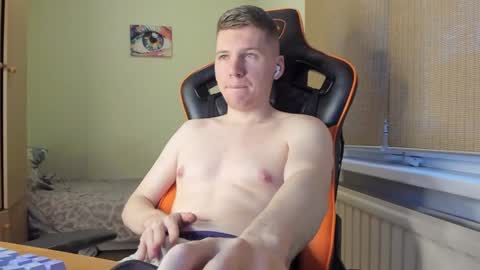 Snapshot of pirremeow chatting on 12.20.24 Pierre online show from 12.20.24