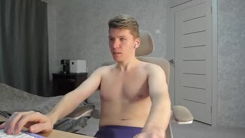 Snapshot of pirremeow chatting on 01.08.26 Pierre online show from 01.08.26