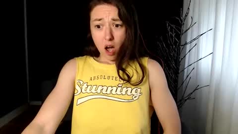 Snapshot of piscesgirl06 chatting on 10.27.25 piscesgirl06 online show from 10.27.25