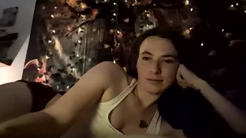 Snapshot of pixie_bella chatting on 10.01.25 pixie_bella online show from 10.01.25