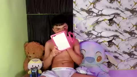 Snapshot of pixie_hugecock chatting on 06.21.26 jay online show from 06.21.26