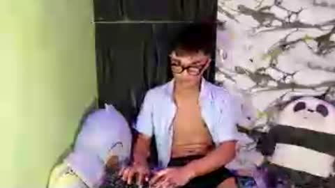 Snapshot of pixie_hugecock chatting on 06.22.26 jay online show from 06.22.26