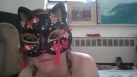 Snapshot of pixiecunt chatting on 04.13.26 pixiecunt online show from 04.13.26