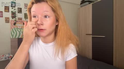 Snapshot of pixieyes0n chatting on 02.03.26 Daryl online show from 02.03.26