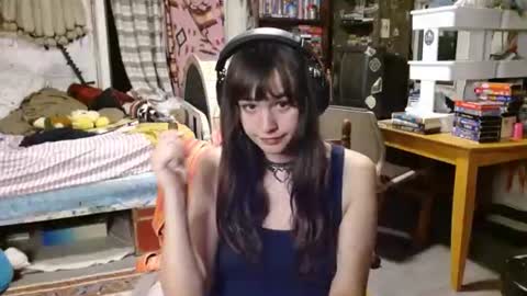 Snapshot of pixinun chatting on 06.03.26 Izzy online show from 06.03.26