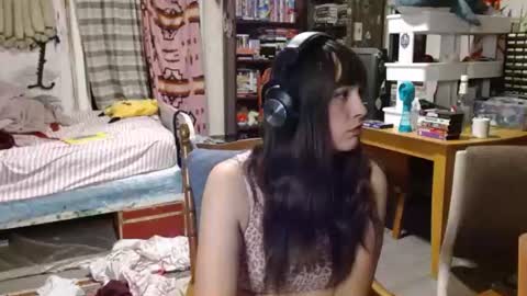 Snapshot of pixinun chatting on 06.16.26 Izzy online show from 06.16.26