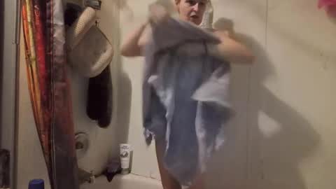 Snapshot of pizzedwife chatting on 03.19.26 pizzedwife online show from 03.19.26