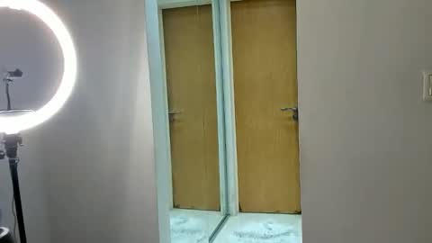 Snapshot of pkarin chatting on 09.26.25 pkarin online show from 09.26.25