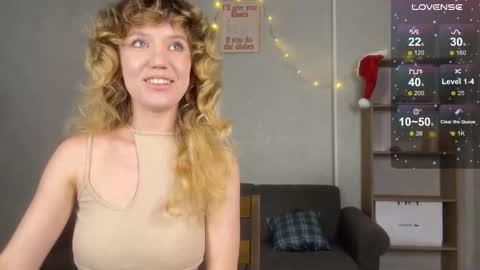 Snapshot of play_me_softly chatting on 12.18.25 play_me_softly online show from 12.18.25