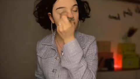 Vikky is here online show from 10.28.25