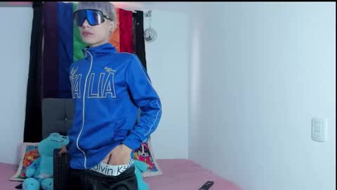 Snapshot of playboy_bunnyy chatting on 10.16.25 playboy_bunnyy online show from 10.16.25