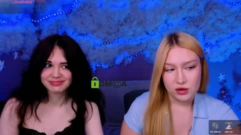 Snapshot of playful_sophie chatting on 06.06.26 Sophie online show from 06.06.26