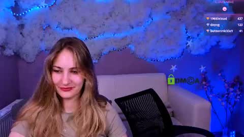 Snapshot of playful_sophie chatting on 06.11.26 Sophie online show from 06.11.26