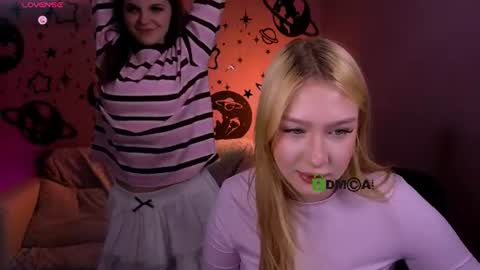 Snapshot of playful_sophie chatting on 06.16.26 Sophie online show from 06.16.26