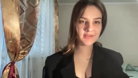 Mia online show from 09.30.25