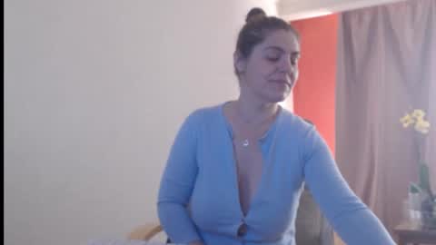 PlayfulSamira online show from 04.12.26