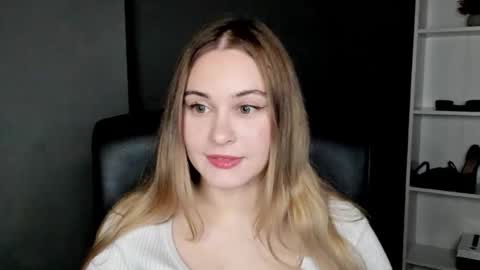 Snapshot of playgirl_valeria chatting on 03.22.26 Valeria online show from 03.22.26