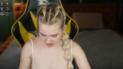 Snapshot of playhard054 chatting on 06.19.26 Lana online show from 06.19.26