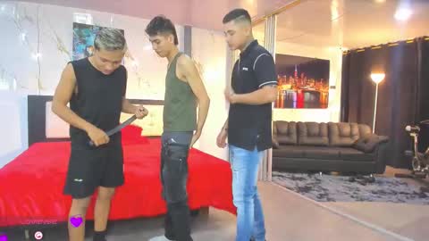   online show from 03.08.26