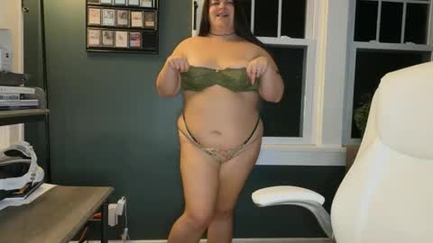 Snapshot of playwithbrittany chatting on 11.18.25 playwithbrittany online show from 11.18.25