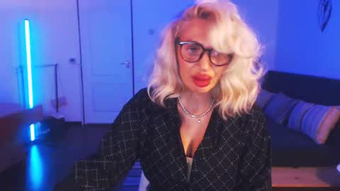 Victoria online show from 12.20.24