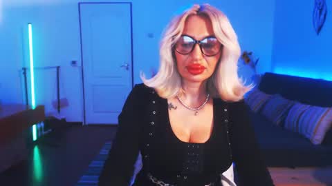 Victoria online show from 12.31.24