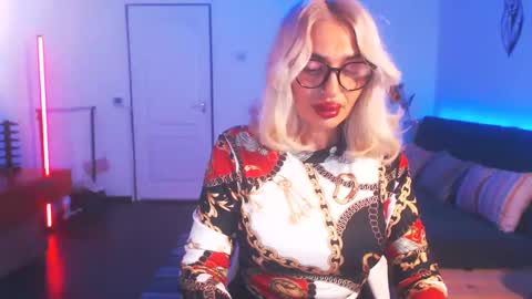 Victoria online show from 01.11.25