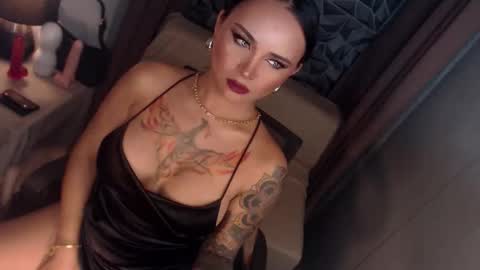 Snapshot of pleasurepleasermistress chatting on 09.11.25 Angel online show from 09.11.25