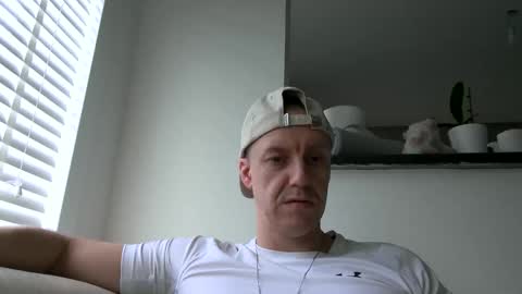 Snapshot of ploki2000 chatting on 11.02.25 Kevin online show from 11.02.25