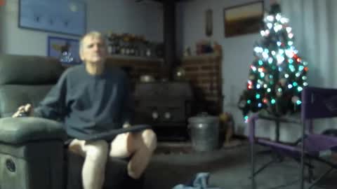 Snapshot of pmo6567 chatting on 12.14.25 pmo6567 online show from 12.14.25