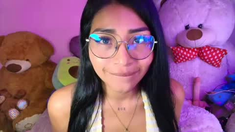 Snapshot of pocahontas_cute chatting on 06.10.26 Nicole online show from 06.10.26
