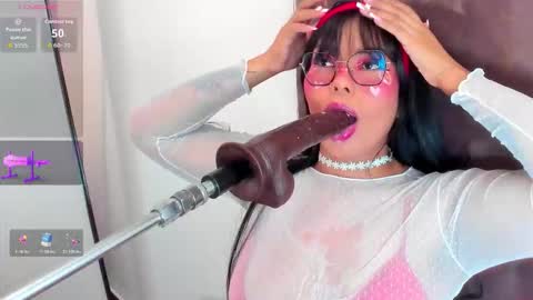 Snapshot of pocahontas_lantina chatting on 02.19.26 pocahontas_lantina online show from 02.19.26