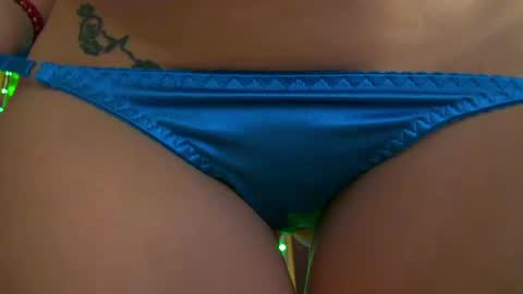 poison_milf_ online show from 04.25.26