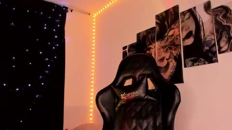 Snapshot of poison_willow chatting on 12.15.24 Willow                      Hours 12pm to 630pm Colombian time FRIDAY AND SUNDAY FREE DAYS online show from 12.15.24