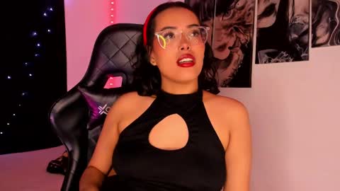Snapshot of poison_willow chatting on 12.16.24 Willow                      Hours 12pm to 630pm Colombian time FRIDAY AND SUNDAY FREE DAYS online show from 12.16.24