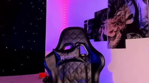 Snapshot of poison_willow chatting on 12.29.24 Willow                      Hours 12pm to 630pm Colombian time FRIDAY AND SUNDAY FREE DAYS online show from 12.29.24