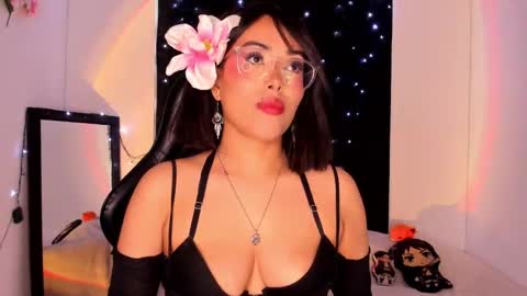 Snapshot of poison_willow chatting on 01.09.25 Willow                      Hours 12pm to 630pm Colombian time FRIDAY AND SUNDAY FREE DAYS online show from 01.09.25
