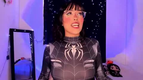 Snapshot of poison_willow chatting on 01.12.25 Willow                      Hours 12pm to 630pm Colombian time FRIDAY AND SUNDAY FREE DAYS online show from 01.12.25