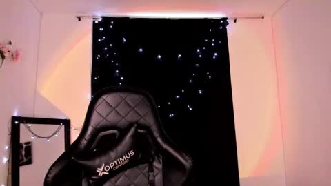 Snapshot of poison_willow chatting on 01.20.25 Willow                      Hours 12pm to 630pm Colombian time FRIDAY AND SUNDAY FREE DAYS online show from 01.20.25